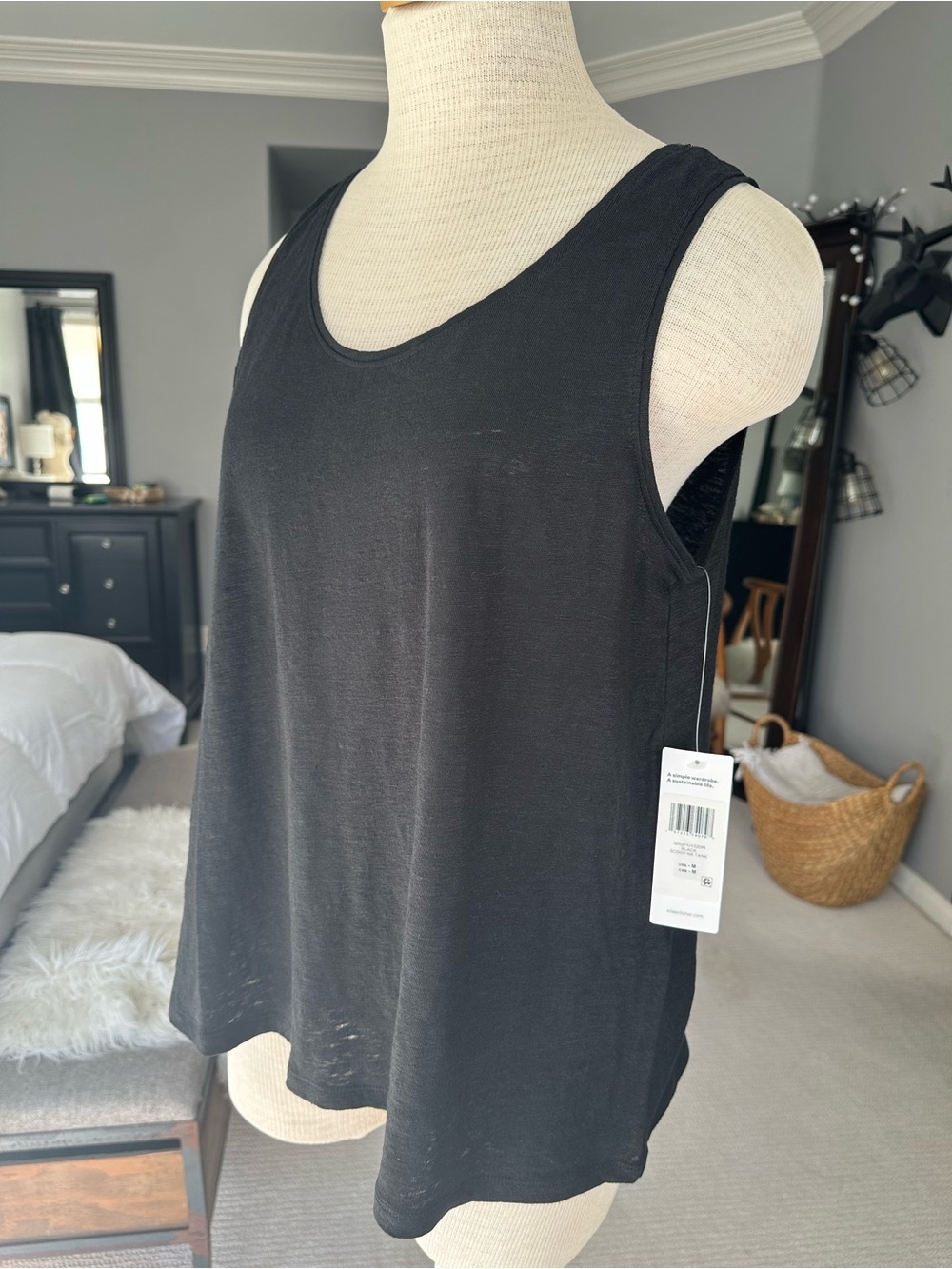 Eileen Fisher NWT Black Scoop Neck Tank Top size medium